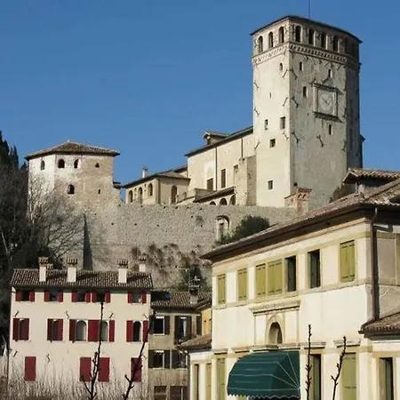 Dom wakacyjny Modern In Pagnano Italy Near Forest